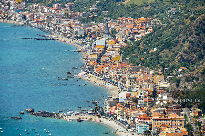 意大利陶尔米纳附近的西西里海岸线图片素材