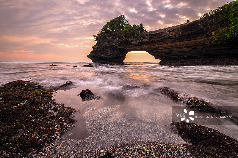 印度尼西亚巴厘岛海神庙日落图片素材