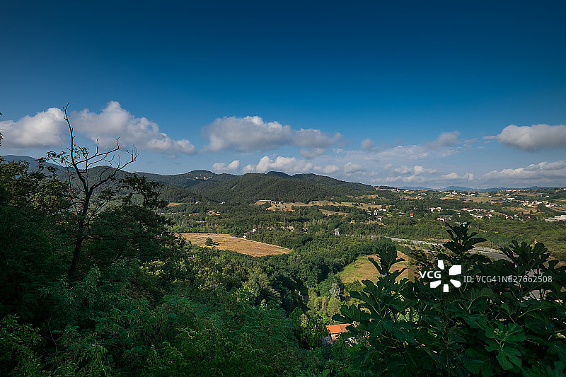意大利皮埃蒙特莱尔马古村风光图片素材