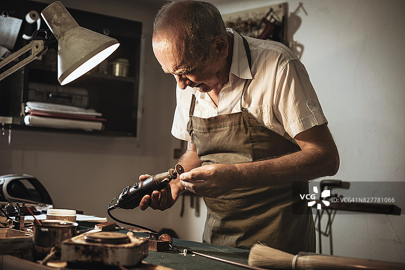 老年创业者图片素材