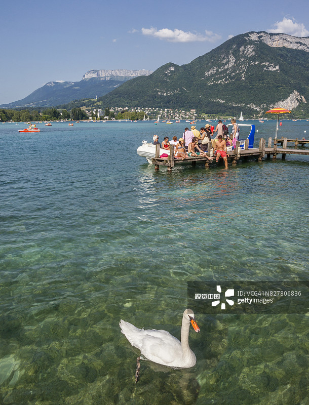 阿讷西湖畔的图尔内特码头图片素材