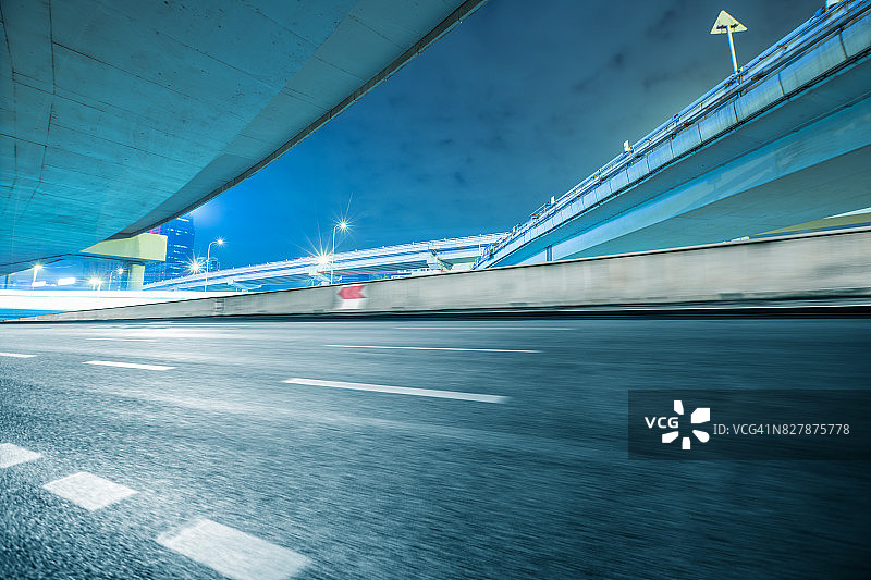 北京西直门 junction 夜晚的沥青路图片素材