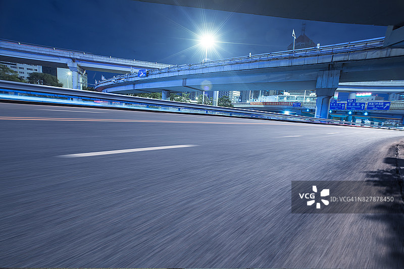 北京西直门 junction 夜晚的沥青路图片素材