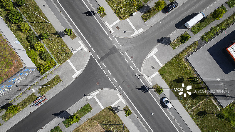 工业区道路交叉口鸟瞰图图片素材