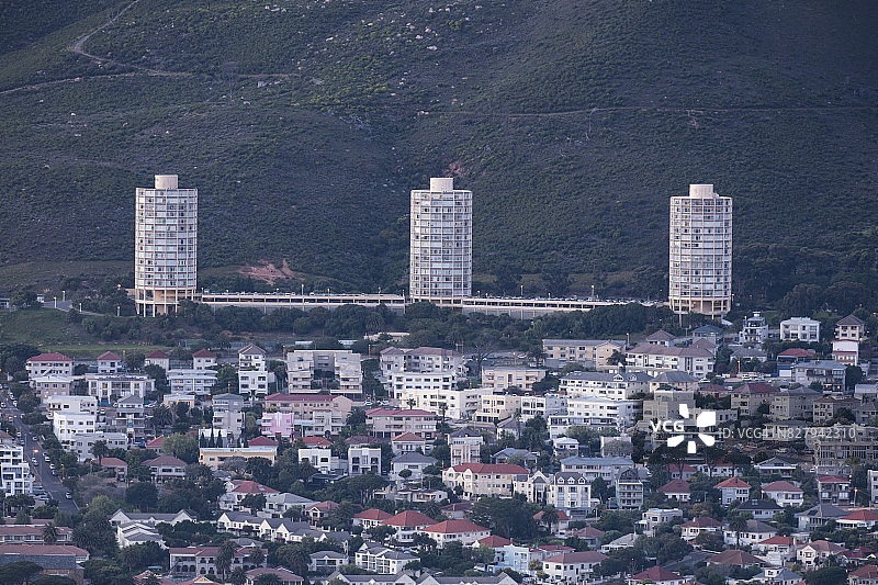 南非开普敦桌山下的城市景观图片素材
