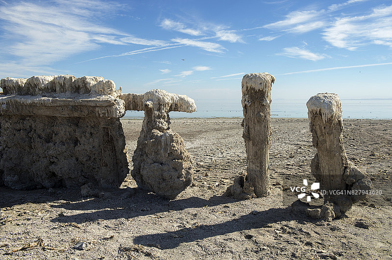 美国加利福尼亚州帝国郡孟买海滩的废弃码头图片素材