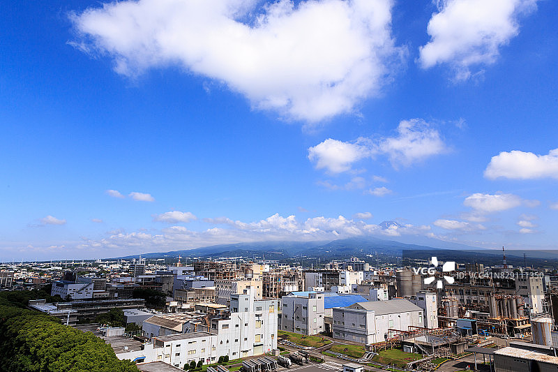 现代都市建筑与富士山图片素材