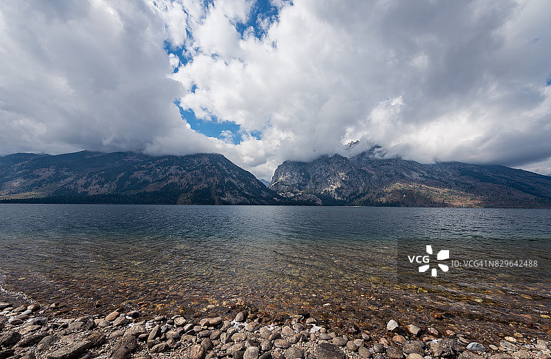 珍妮湖上的大提顿峰图片素材