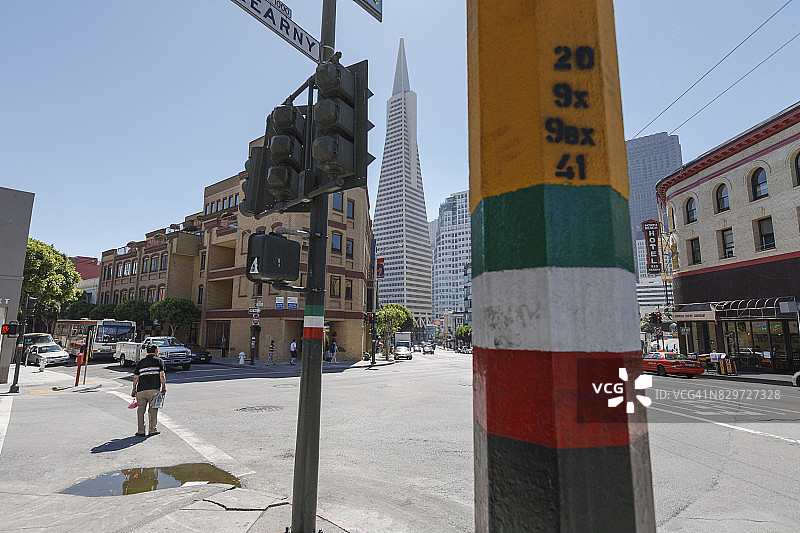 卡尼和太平洋大道上的泛美金字塔大厦午后景色图片素材