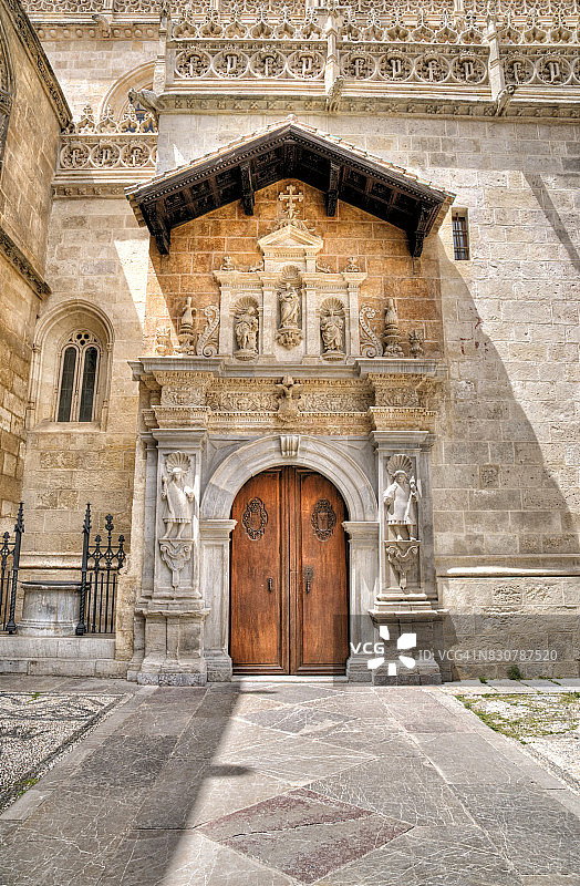 格拉纳达大教堂的侧门图片素材