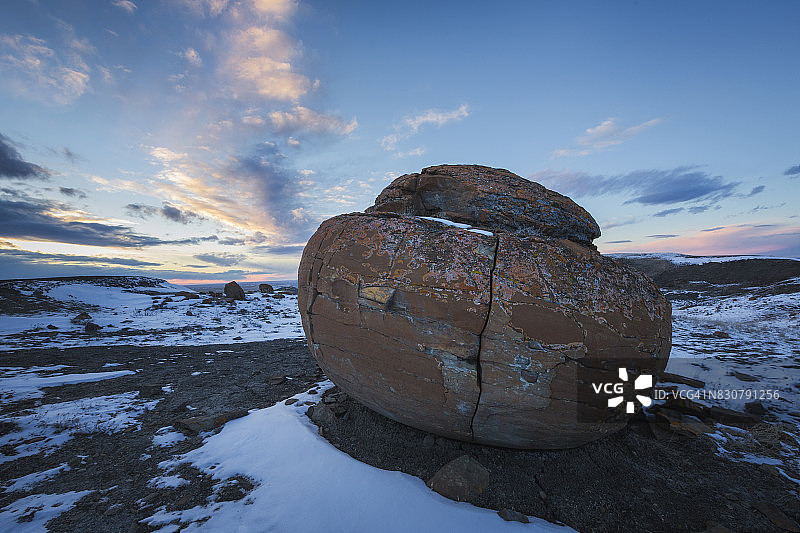 加拿大艾伯塔省红石峡谷自然保护区的石结核图片素材