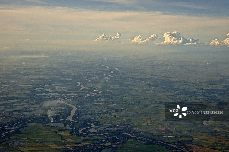 泰国红统府湄南河航拍日景图片素材