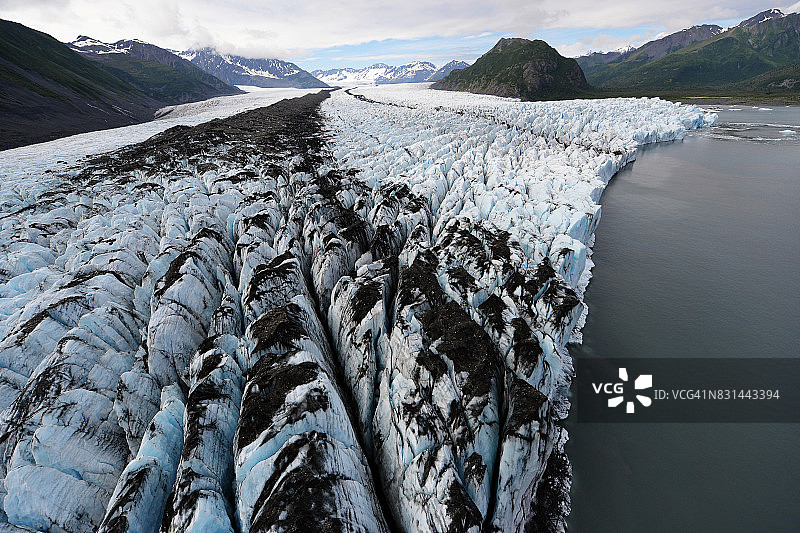 阿拉斯加熊冰川鸟瞰图图片素材