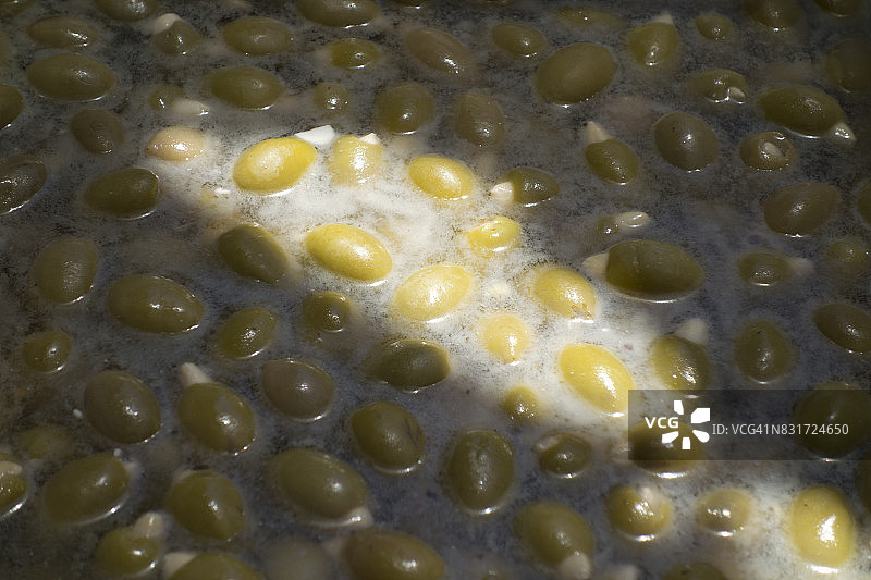 欧洲，希腊，罗德岛：户外食品市场在售橄榄景观图片素材