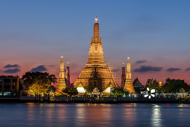 黎明寺（郑王庙）是泰国湄南河上最著名的地标图片素材