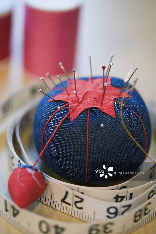 针垫和卷尺图片素材