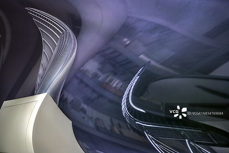 2017年弗里茨·朗风格扭曲都市线性室内建筑设计与色彩图片素材