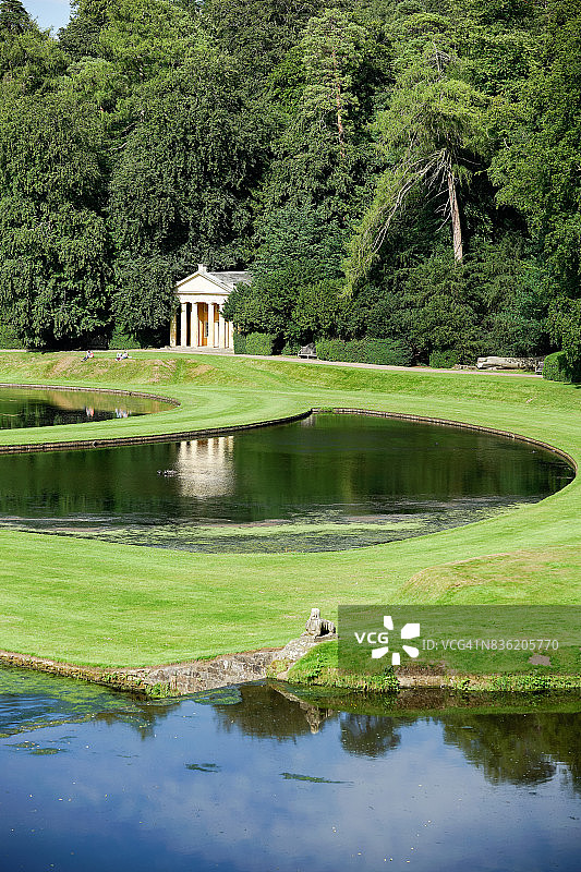 英国约克郡方庭修道院图片素材