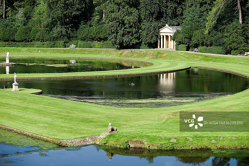 英国约克郡方庭修道院图片素材