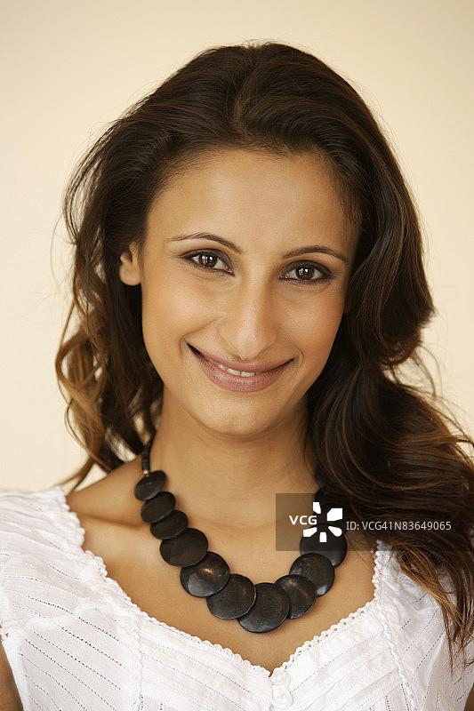 年轻女子的肖像图片素材