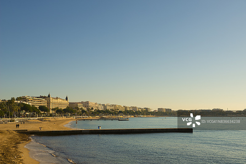 戛纳海滩城市景观图片素材