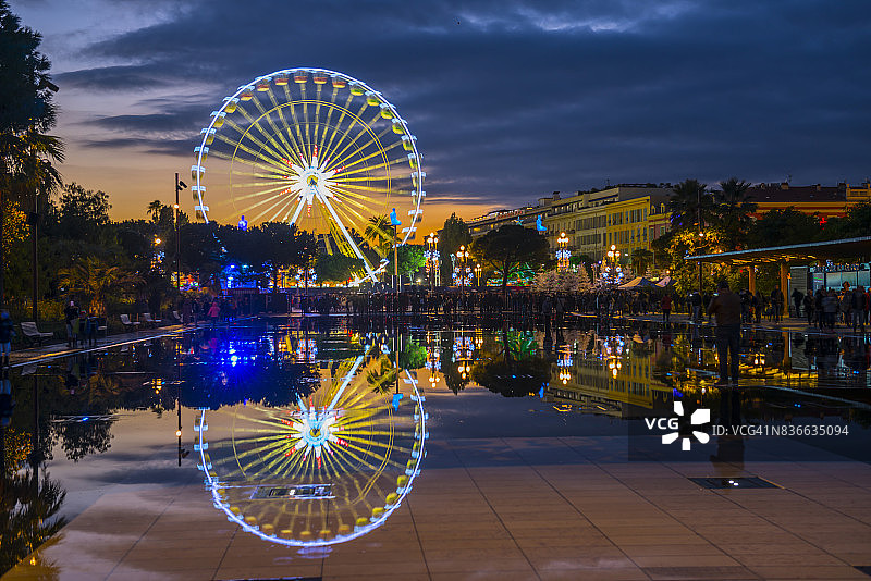 尼斯喷泉和摩天轮图片素材