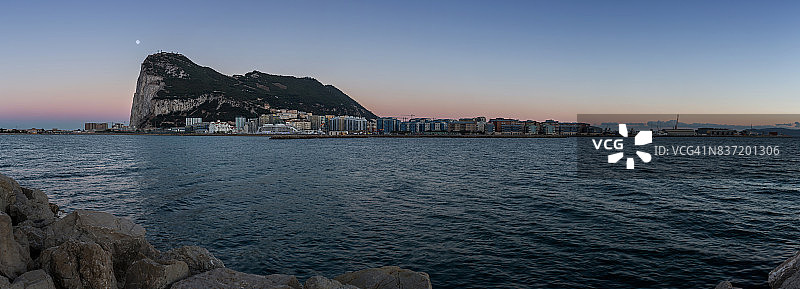 直布罗陀日落与月亮全景 - 直布罗陀/英国图片素材