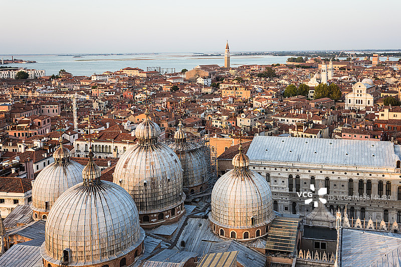 威尼斯圣马可大教堂的圆顶图片素材