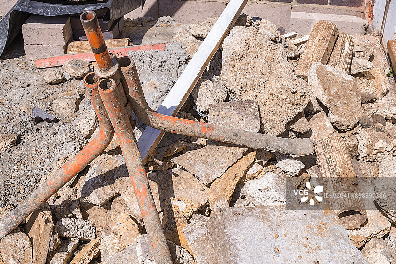 建筑工地的垃圾堆放图片素材