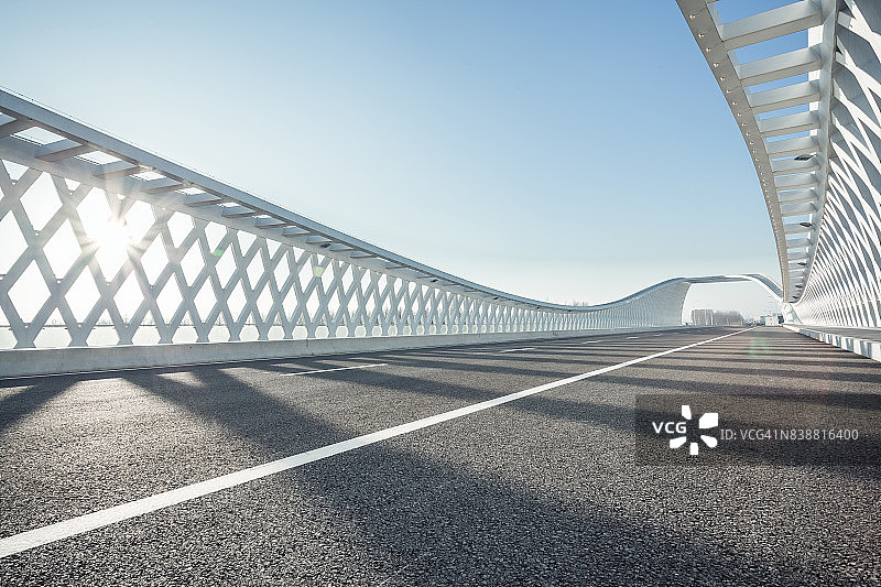 北京日出时分的现代桥梁图片素材