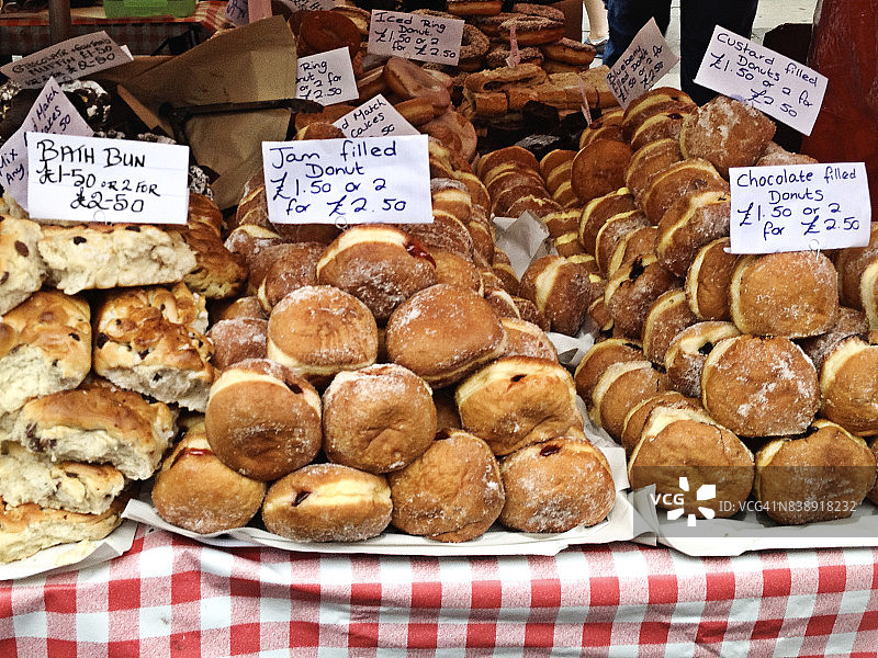 英格兰伦敦诺丁山市场的手工甜点摊位图片素材