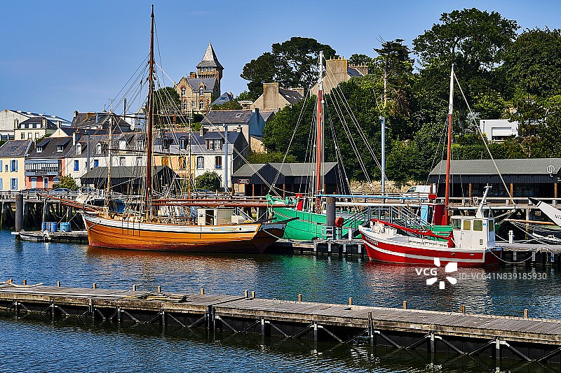 杜瓦嫩兹港口，布列塔尼，法国图片素材