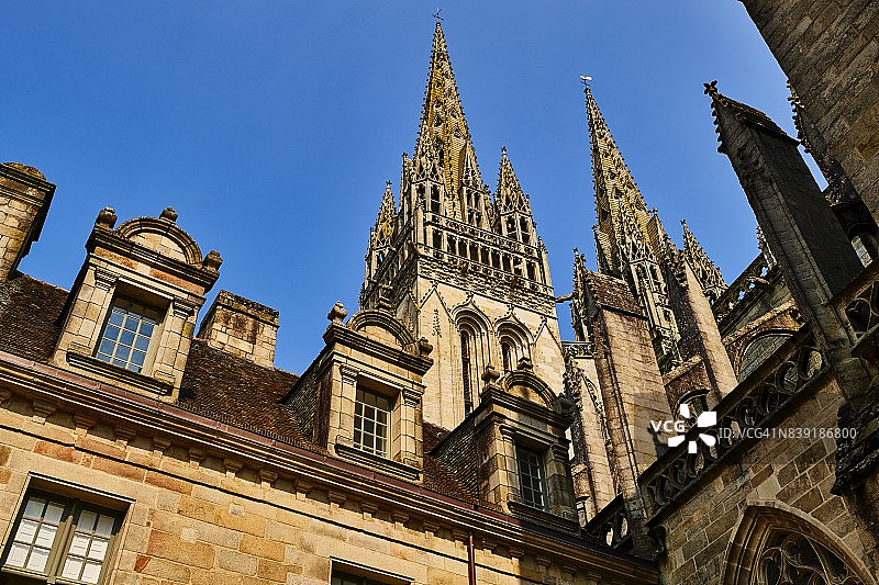 法国布列塔尼坎佩尔大教堂图片素材