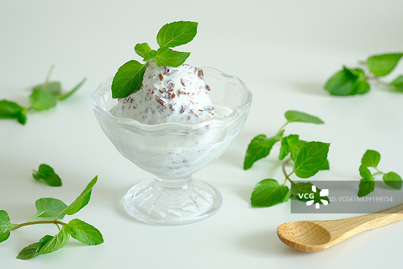 薄荷巧克力曲奇冰淇淋图片素材