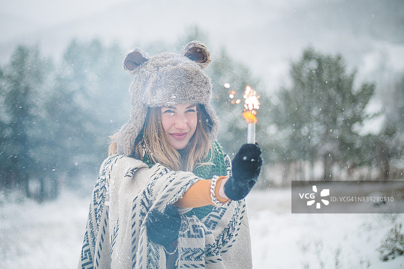 雪天户外庆祝活动图片素材