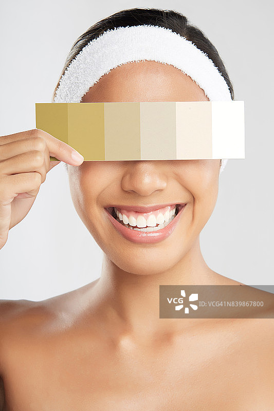 呼吁大家不要以肤色取人的东亚女性图片素材