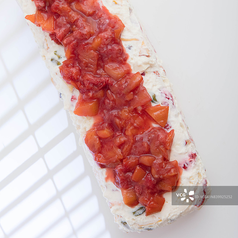 草莓和油桃半冻糕图片素材