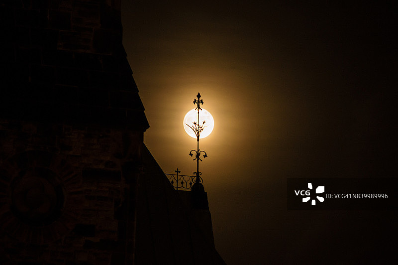 议会大厦与月亮图片素材