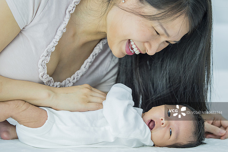 快乐的宝贝图片素材