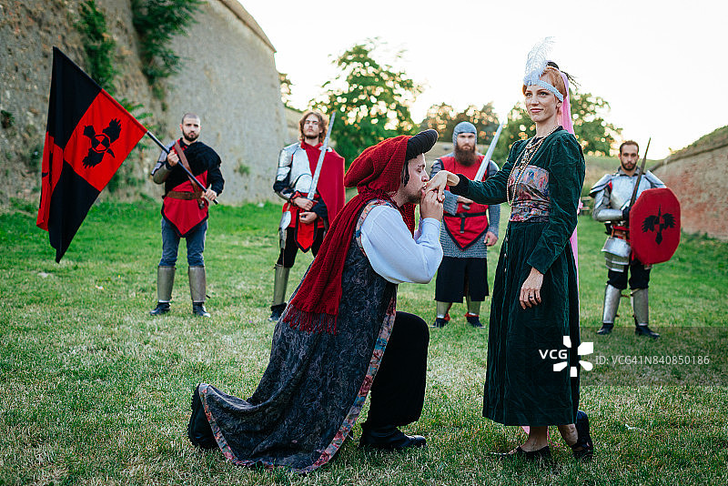 中世纪骑士与仪仗队，公主与公爵图片素材