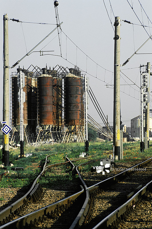 罗马尼亚多布罗加布勒伊拉附近的工业废地图片素材