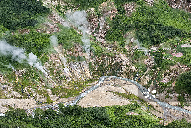 堪察加半岛的间歇泉谷喷气孔图片素材