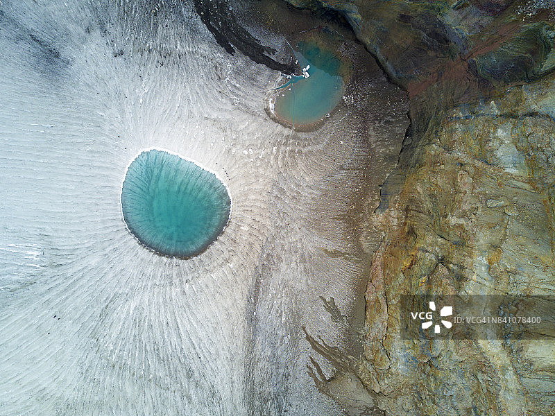 堪察加穆特诺夫斯基火山湖航拍图图片素材