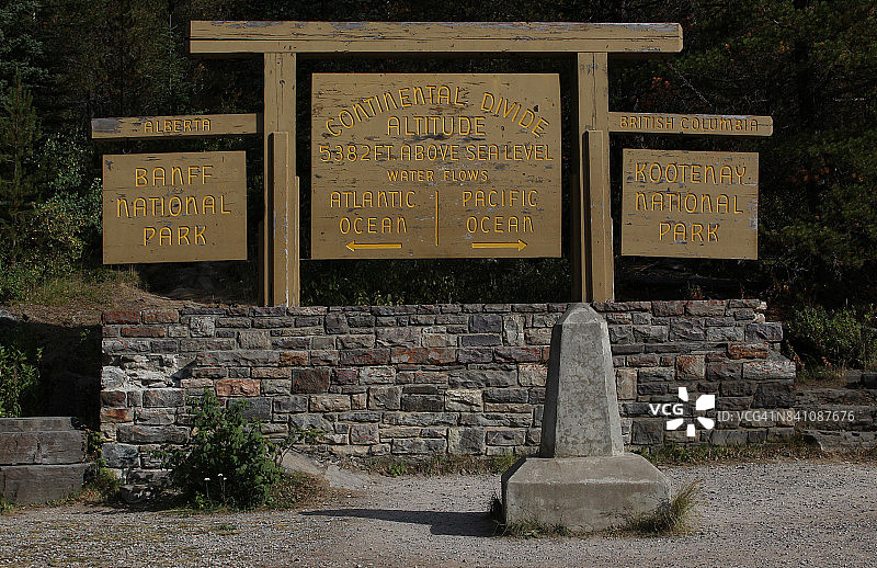 艾伯塔省和不列颠哥伦比亚省分界线图片素材