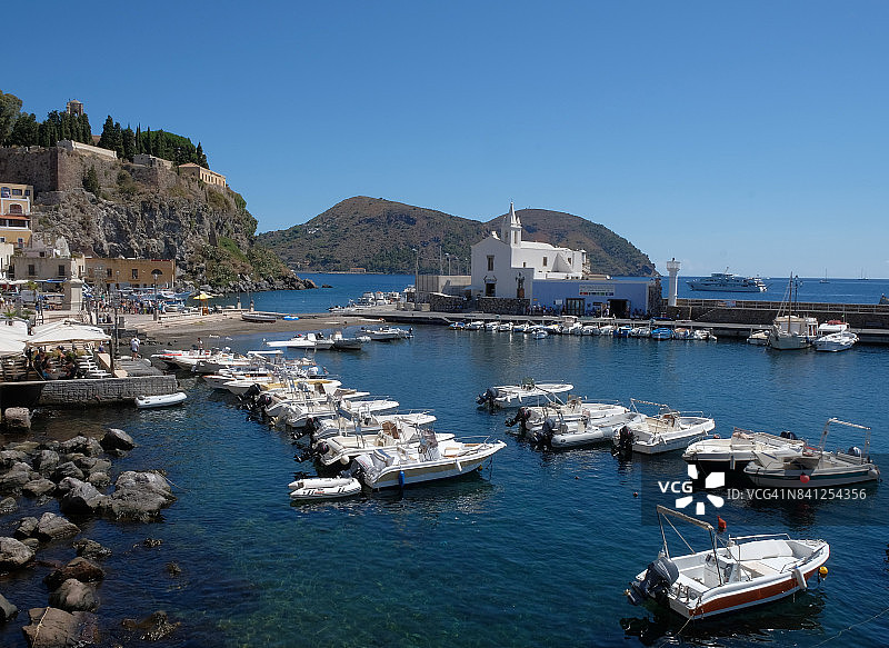 意大利西西里岛利帕里岛马リーナ科尔塔港口图片素材