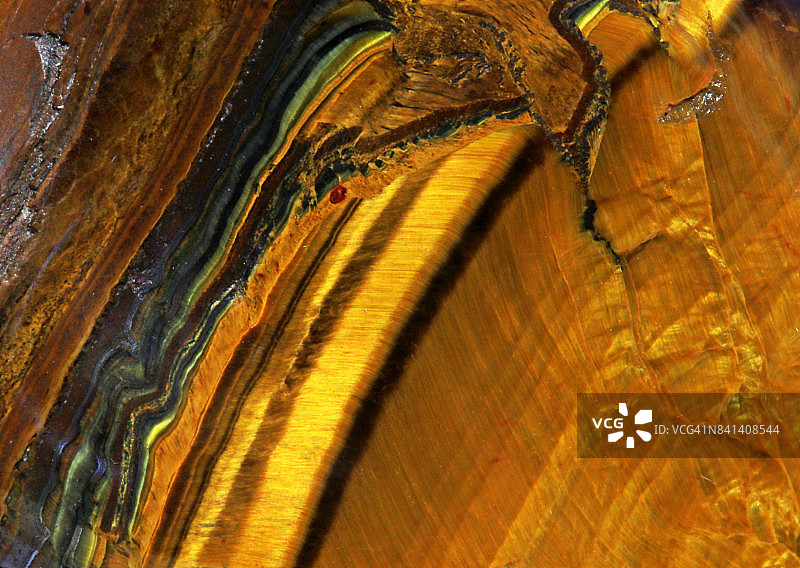 虎眼石抛光宝石的特写图片素材