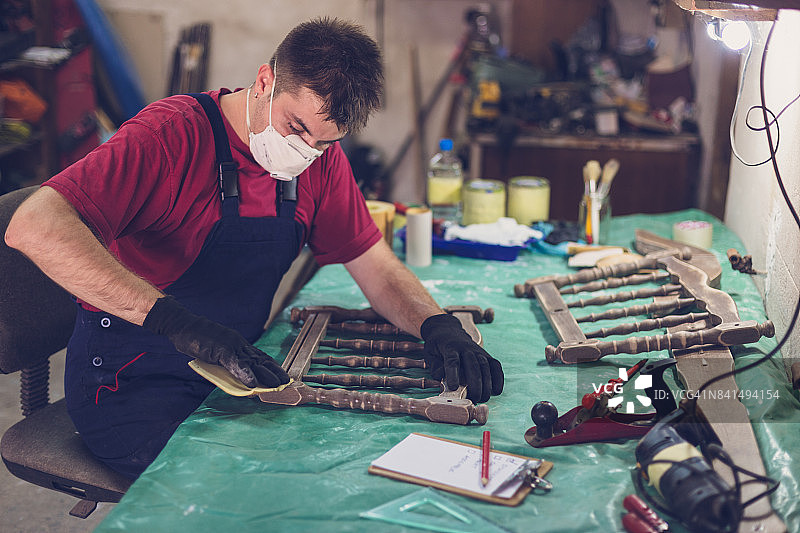 努力工作的工匠图片素材