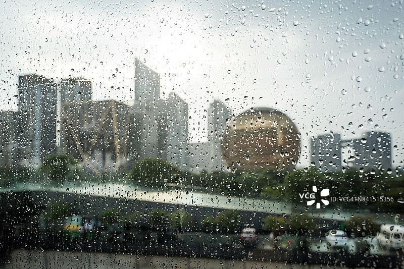 雨中杭州天际线图片素材