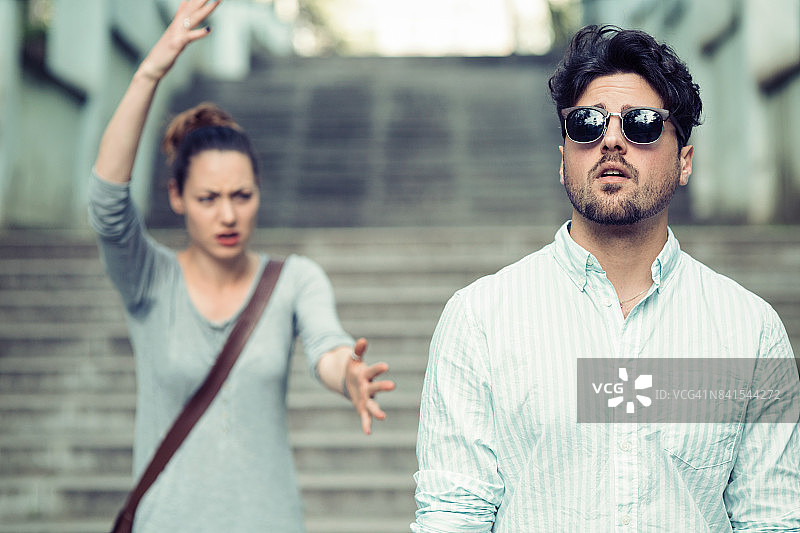 远离冲突图片素材