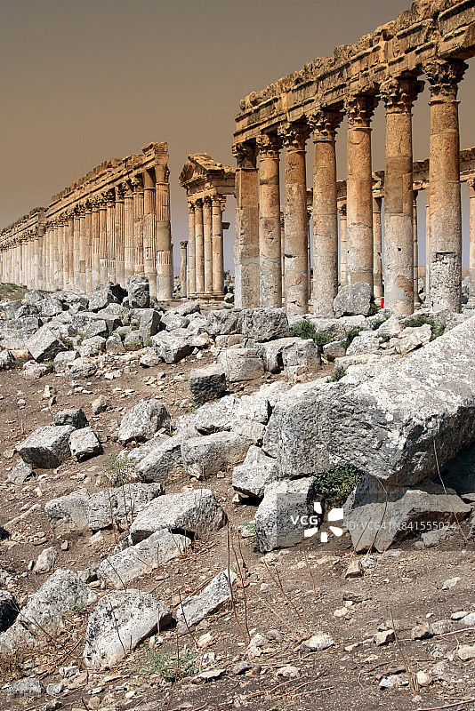 叙利亚阿帕米亚遗址下有什么？图片素材